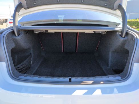 Used 2023 BMW 330i Sedan w/ Convenience Package image 32