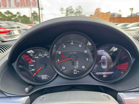 Used 2024 Porsche 718 Boxster w/ Sportdesign Package image 40