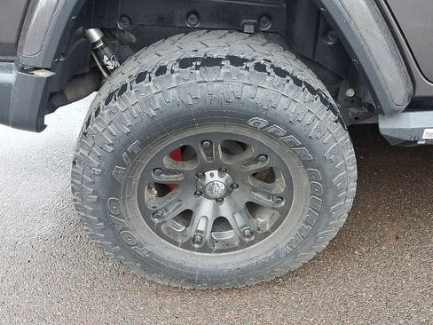 Used 2019 Jeep Wrangler Unlimited Sahara w/ Safety Group AWD/4WD image 8
