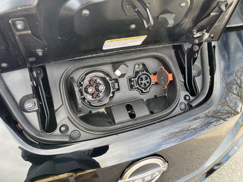 Certified 2024 Nissan Leaf SV Plus image 10