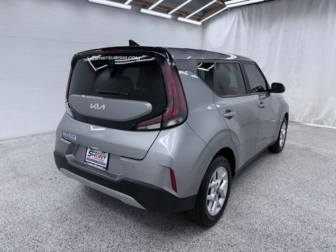 Used 2024 Kia Soul LX w/ Option Group 015 FWD image 2