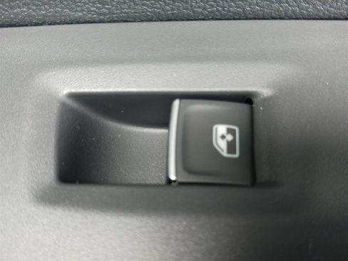 New 2025 Volkswagen Tiguan SE R-Line image 35