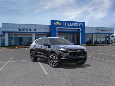 Used 2026 Chevrolet Trax RS FWD image 1