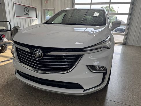 Used 2024 Buick Enclave Premium image 53