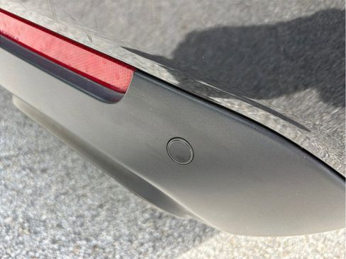 Used 2015 Dodge Challenger SRT Hellcat RWD image 14