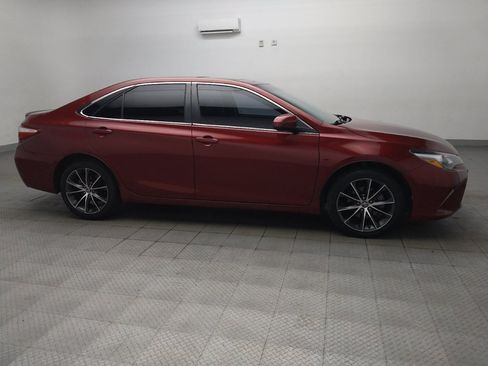 Used 2017 Toyota Camry XSE w/ Moonroof Package FWD image 11