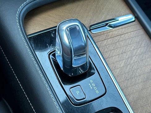 Used 2017 Volvo XC90 T8 Inscription w/ Vision Package image 25