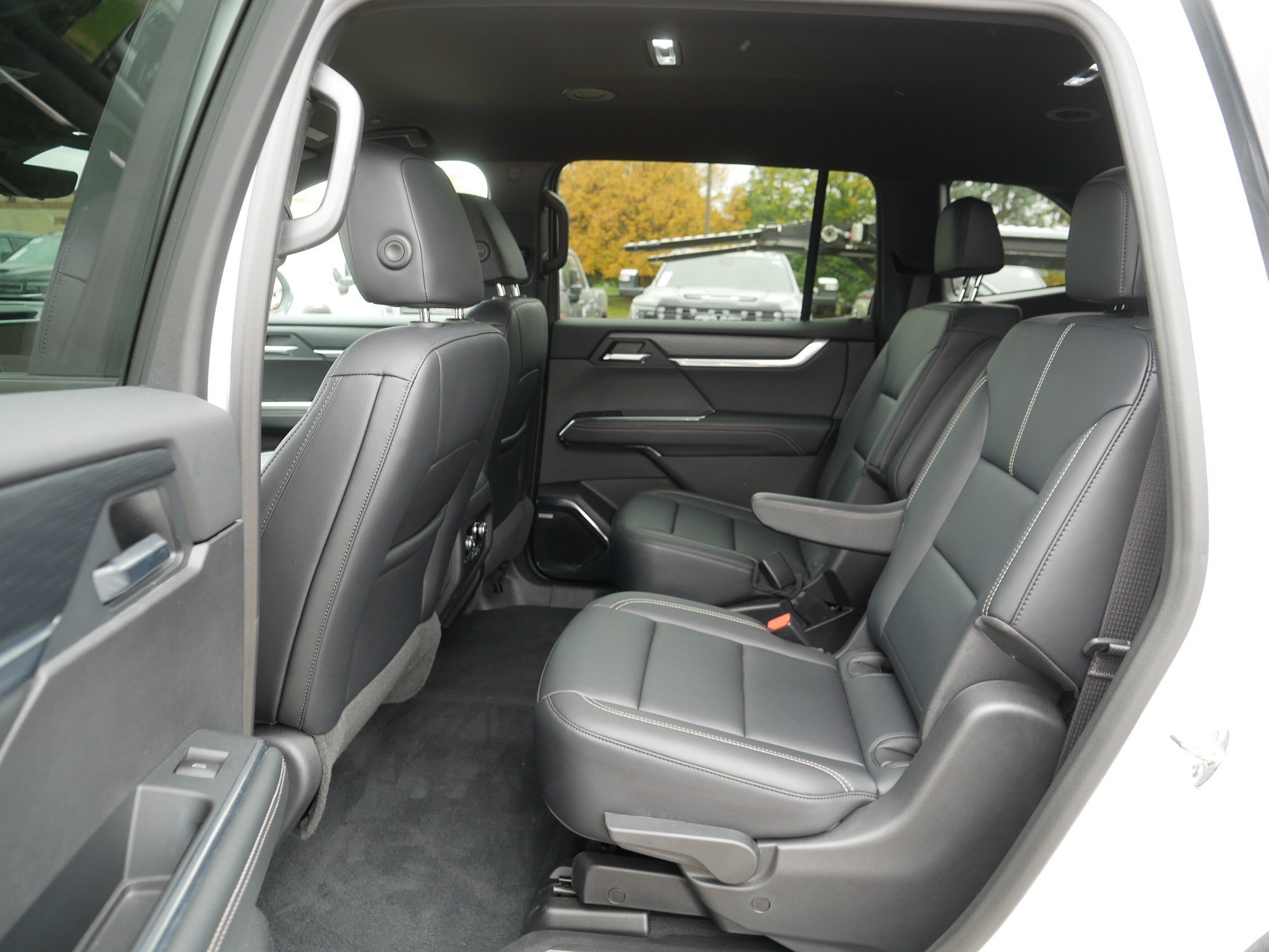 Used 2026 GMC Acadia Elevation w/ Elevation Premium Package AWD/4WD image 34