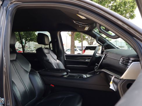 Used 2022 Jeep Wagoneer Series I RWD image 34