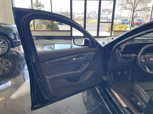 Used 2026 Cadillac CT5 V Blackwing w/ LPO, Red Accent Package image 13