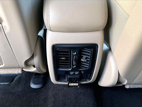 Used 2022 Jeep Grand Cherokee Limited w/ Trailer Tow Group IV image 17