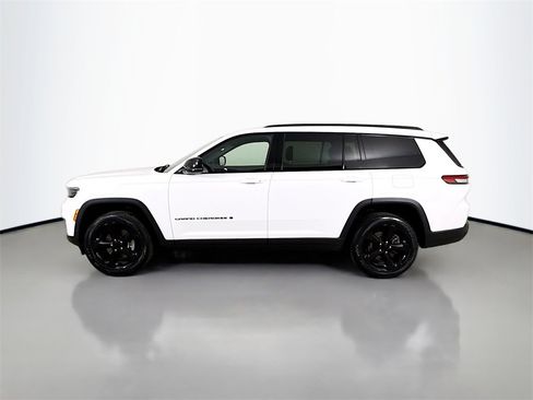Used 2023 Jeep Grand Cherokee L Laredo image 8