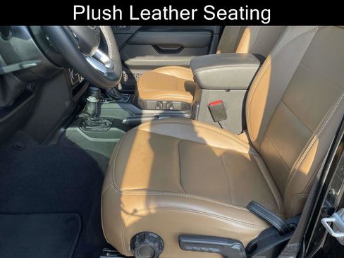 Used 2021 Jeep Wrangler Unlimited Sahara w/ Cold Weather Group image 17