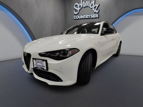 Used 2024 Alfa Romeo Giulia Veloce image 13