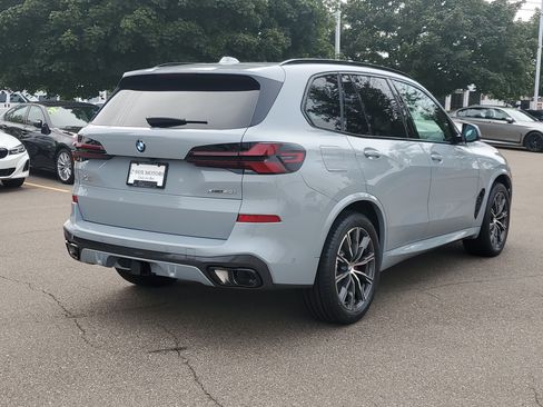 New 2026 BMW X5 xDrive40i w/ M Sport Package AWD/4WD image 5