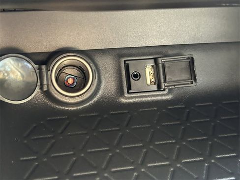 Used 2019 Toyota RAV4 XLE image 28