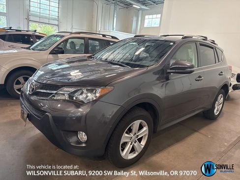 Used 2013 Toyota RAV4 XLE image 1