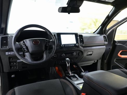 Used 2024 Nissan Frontier PRO-4X w/ Pro Convenience Package image 12