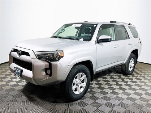 Certified 2019 Toyota 4Runner SR5 image 4