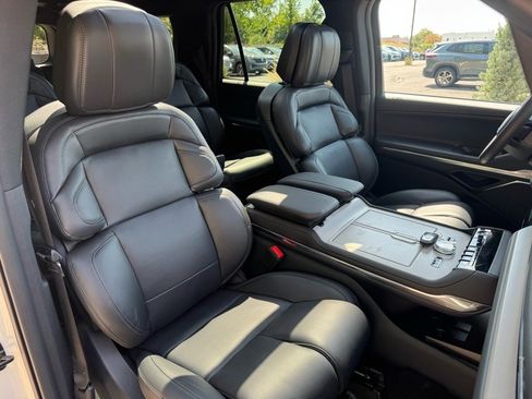 New 2025 Lincoln Navigator L Reserve w/ Jet Appearance Package image 12