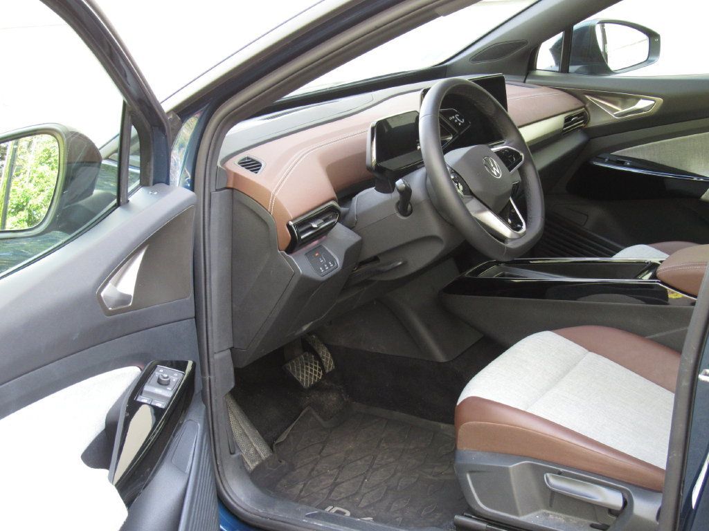 Used 2023 Volkswagen ID.4 Pro AWD/4WD image 9
