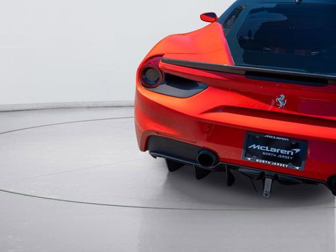 Used 2017 Ferrari 488 GTB RWD image 24