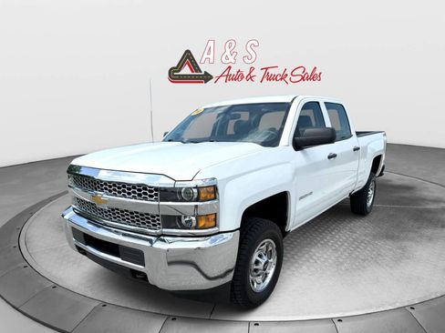 Used 2019 Chevrolet Silverado 2500 W/T AWD/4WD image 2