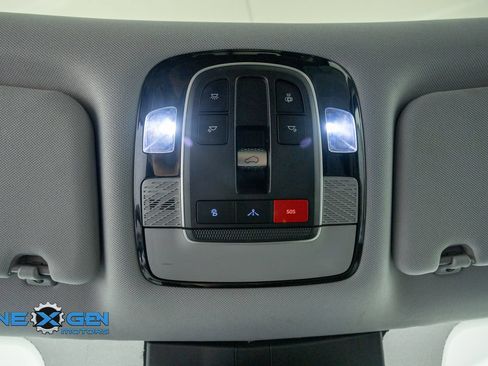 Used 2022 Hyundai Palisade SEL w/ 8P Bench Seat Package AWD/4WD image 24
