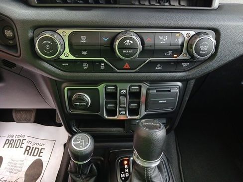 New 2025 Jeep Gladiator Sport image 40