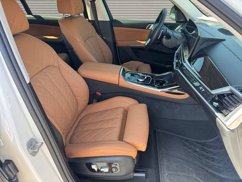 Used 2025 BMW X7 xDrive40i AWD/4WD image 16