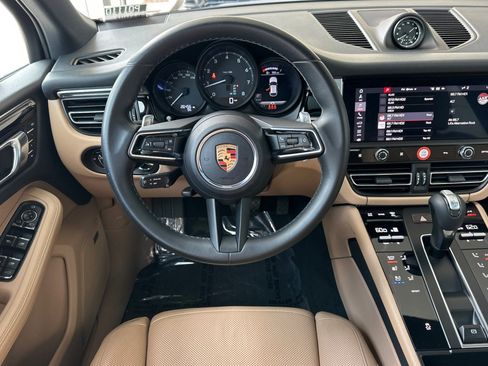 Used 2022 Porsche Macan AWD/4WD image 14
