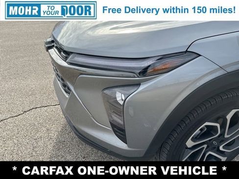 Used 2025 Chevrolet Trax RS w/ Sunroof Package image 35