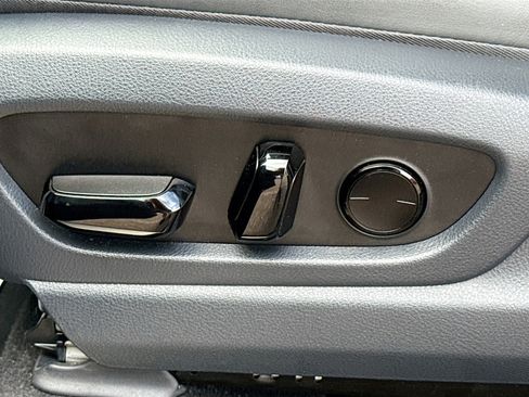 Used 2024 Lexus RZ 450e Premium image 25