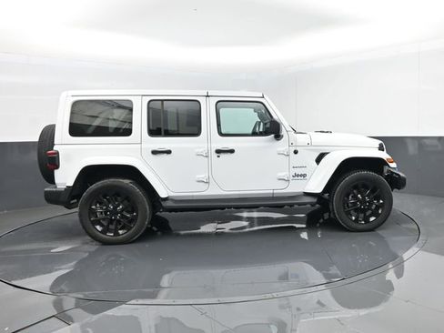 Used 2023 Jeep Wrangler Unlimited Sahara w/ Dual Top Group AWD/4WD image 4