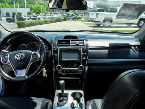 Used 2013 Toyota Camry SE FWD image 29