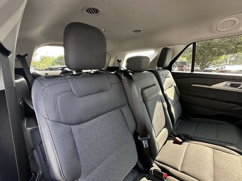 Certified 2025 Ford Explorer Active AWD/4WD image 38