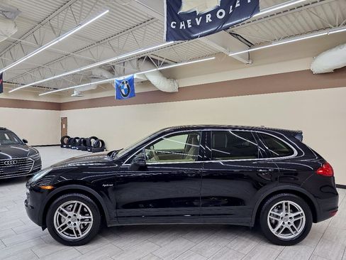 Used 2014 Porsche Cayenne S w/ Comfort Plus Package AWD/4WD image 10