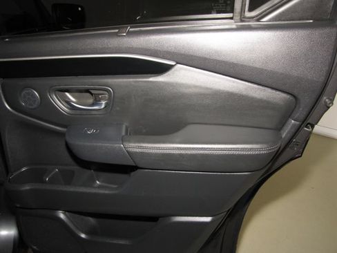 Certified 2025 Honda Pilot EX-L image 18