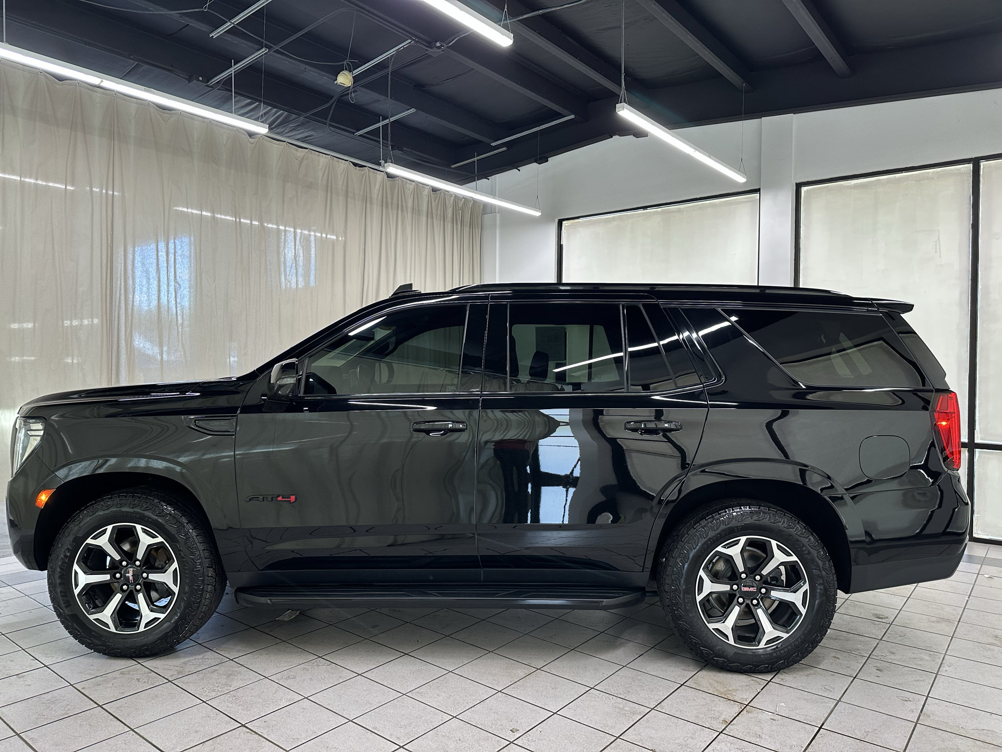 Certified 2023 GMC Yukon AT4 w/ Technology Package AWD/4WD image 12