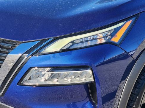 Used 2023 Nissan Rogue SV image 9