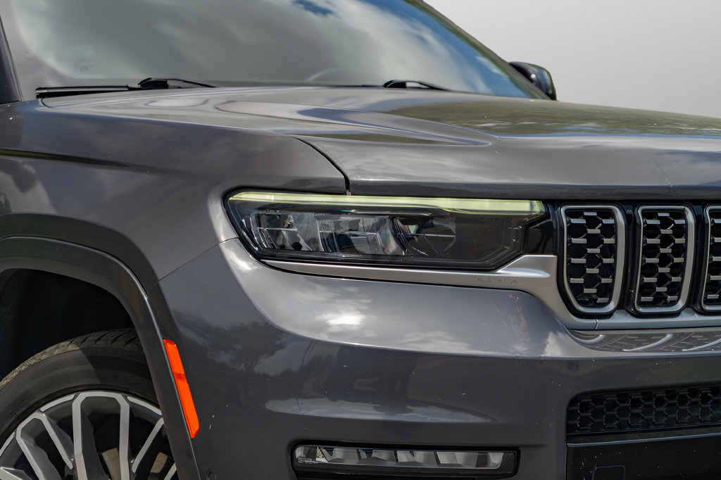 Used 2022 Jeep Grand Cherokee L Summit AWD/4WD image 4