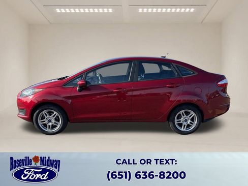 Used 2017 Ford Fiesta SE image 4
