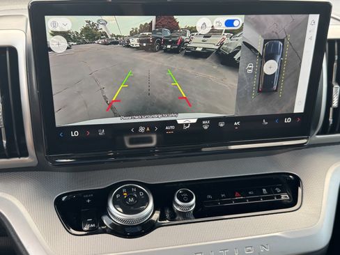 Certified 2025 Ford Expedition Active AWD/4WD image 32