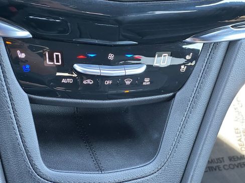 Used 2025 Cadillac XT6 Sport w/ Technology Package image 16