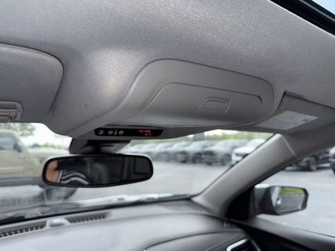 Used 2021 Chevrolet Equinox Premier FWD image 16
