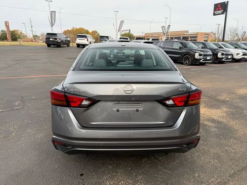 Used 2024 Nissan Altima 2.5 SV image 7