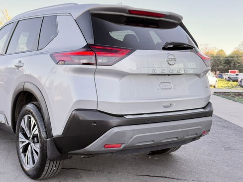 Used 2022 Nissan Rogue SV w/ SV Premium Package image 5