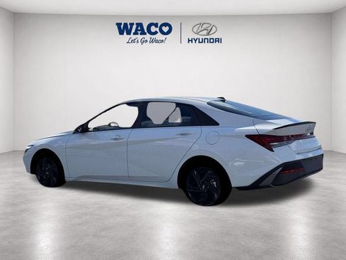 New 2026 Hyundai Elantra SEL FWD image 6