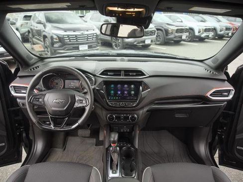 Used 2023 Chevrolet TrailBlazer RS w/ Sun and Liftgate Package AWD/4WD image 19