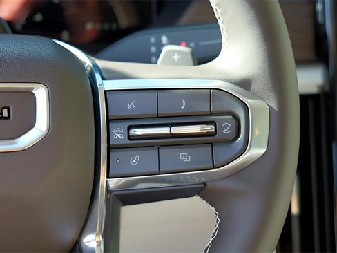 New 2026 GMC Acadia Denali w/ Super Cruise Package image 13